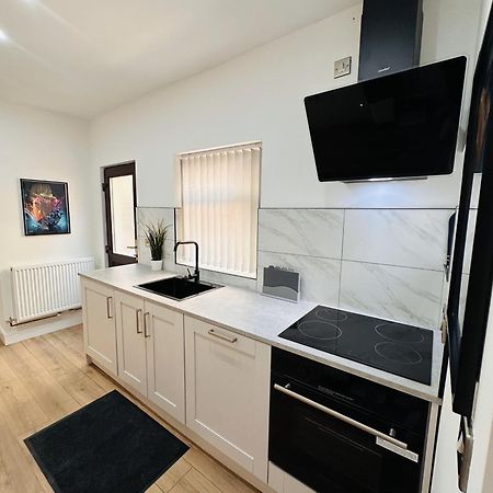 R4 Luxury Studio En-Suite Room In Harborne Lane By Queen Elizabeth Hospital เบอร์มิงแฮม ภายนอก รูปภาพ