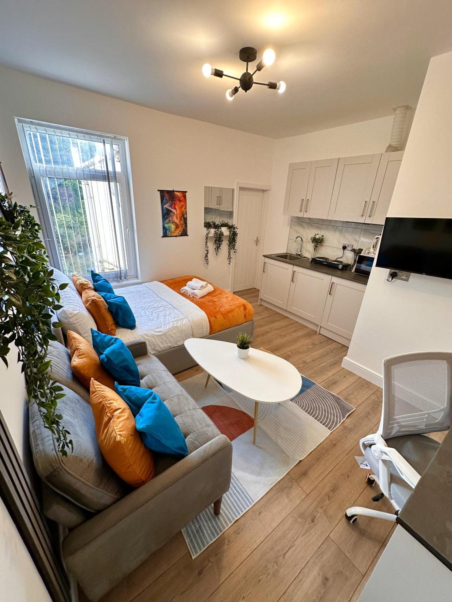 R4 Luxury Studio En-Suite Room In Harborne Lane By Queen Elizabeth Hospital เบอร์มิงแฮม ภายนอก รูปภาพ