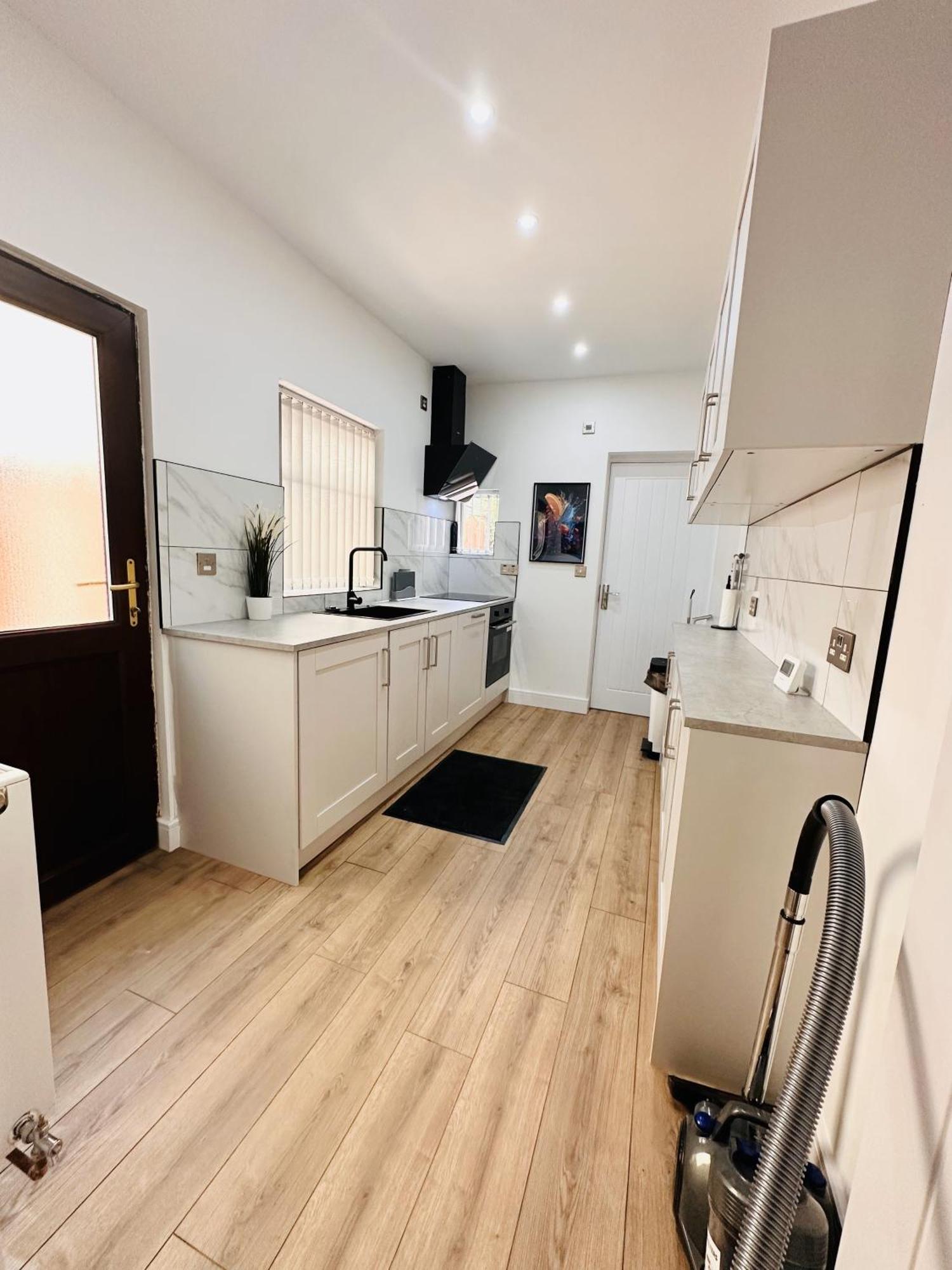 R4 Luxury Studio En-Suite Room In Harborne Lane By Queen Elizabeth Hospital เบอร์มิงแฮม ภายนอก รูปภาพ