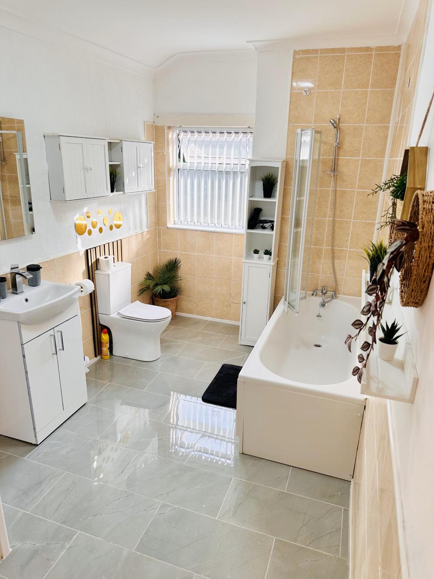 R4 Luxury Studio En-Suite Room In Harborne Lane By Queen Elizabeth Hospital เบอร์มิงแฮม ภายนอก รูปภาพ