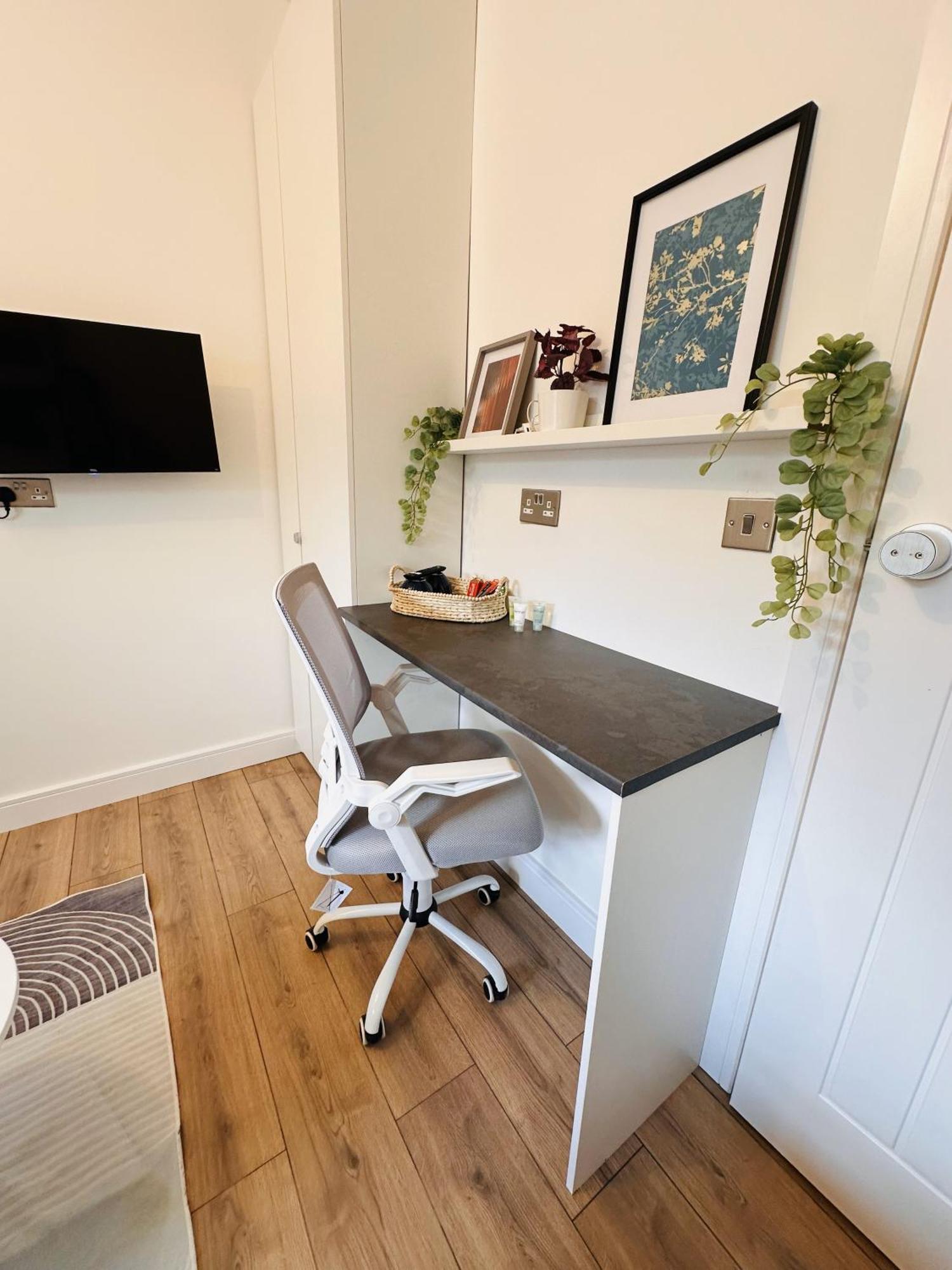 R4 Luxury Studio En-Suite Room In Harborne Lane By Queen Elizabeth Hospital เบอร์มิงแฮม ภายนอก รูปภาพ